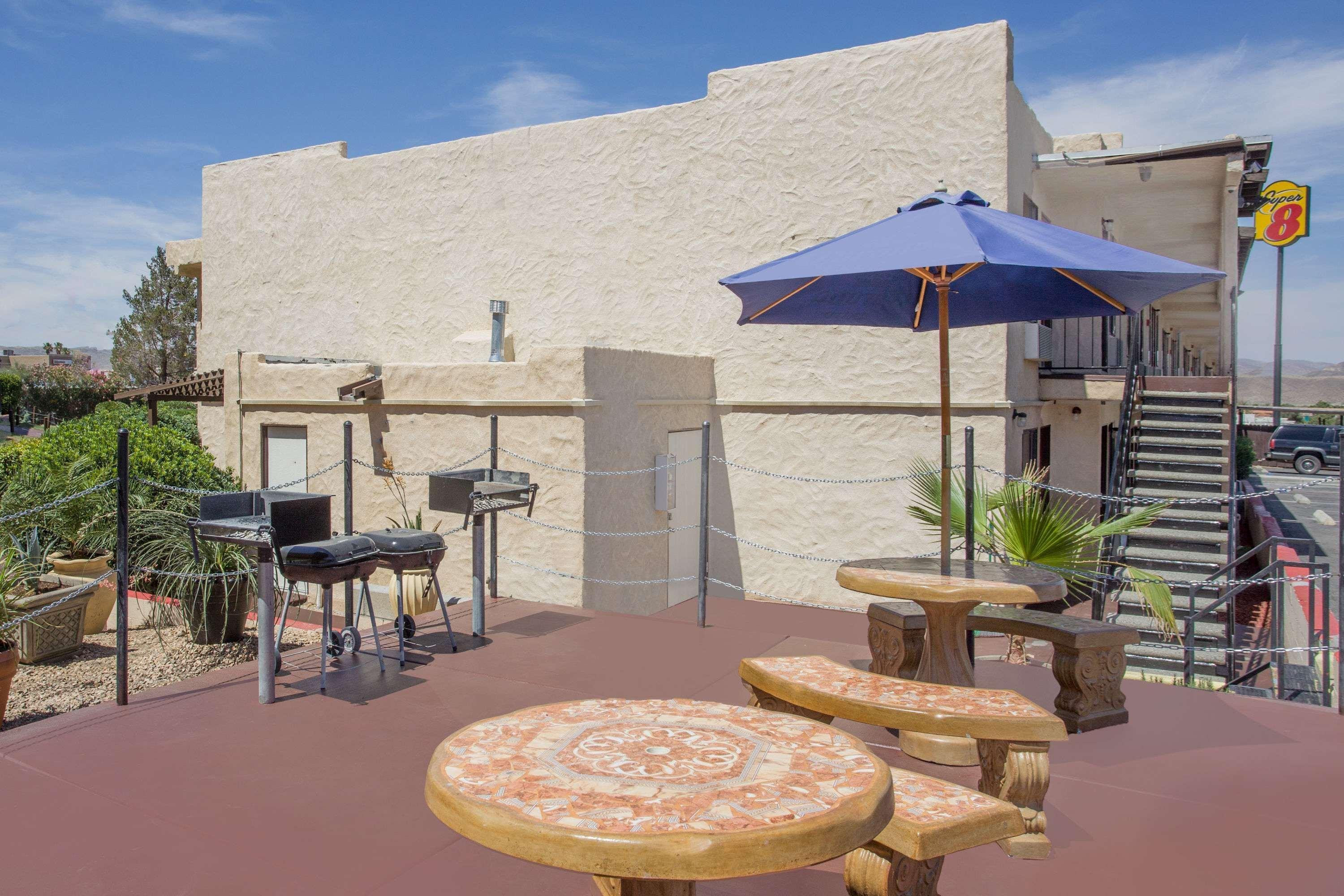 Hotel Super 8 By Wyndham Barstow Exterior foto