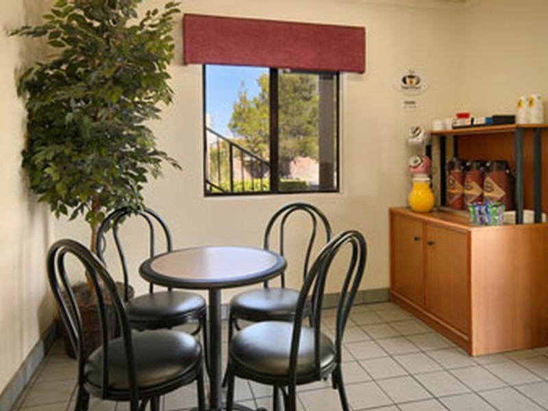 Hotel Super 8 By Wyndham Barstow Restaurant foto